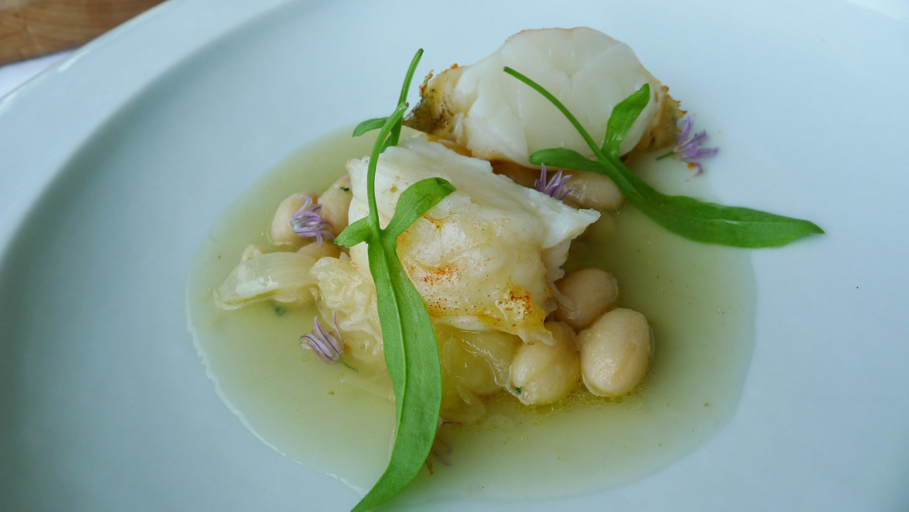 Slipper lobster (cigale de mer) with green beans and camomile juice 