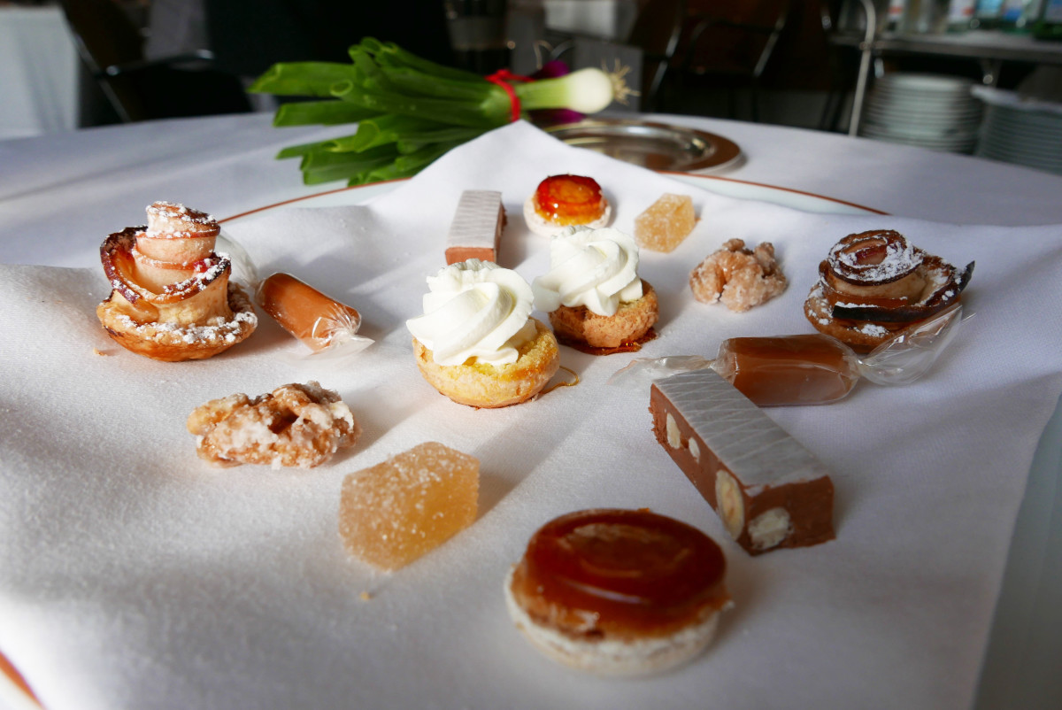 Petits-fours