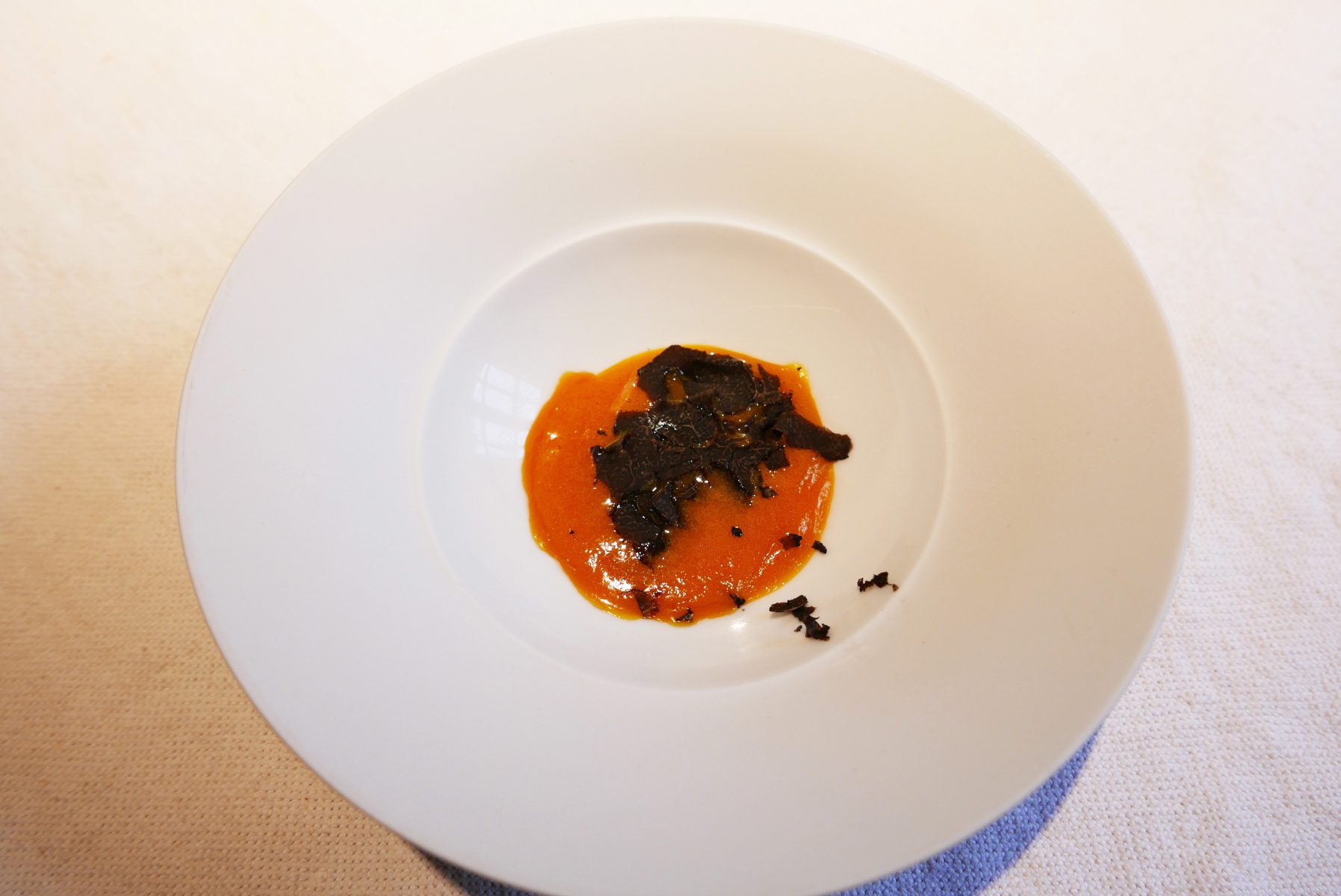 Scrambled egg yolk with black truffle