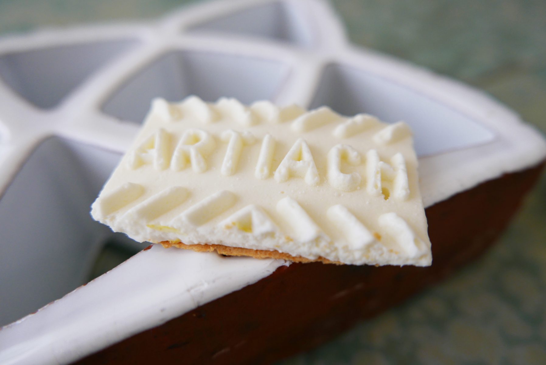 Smoked Idiazabal biscuit with apple juice 