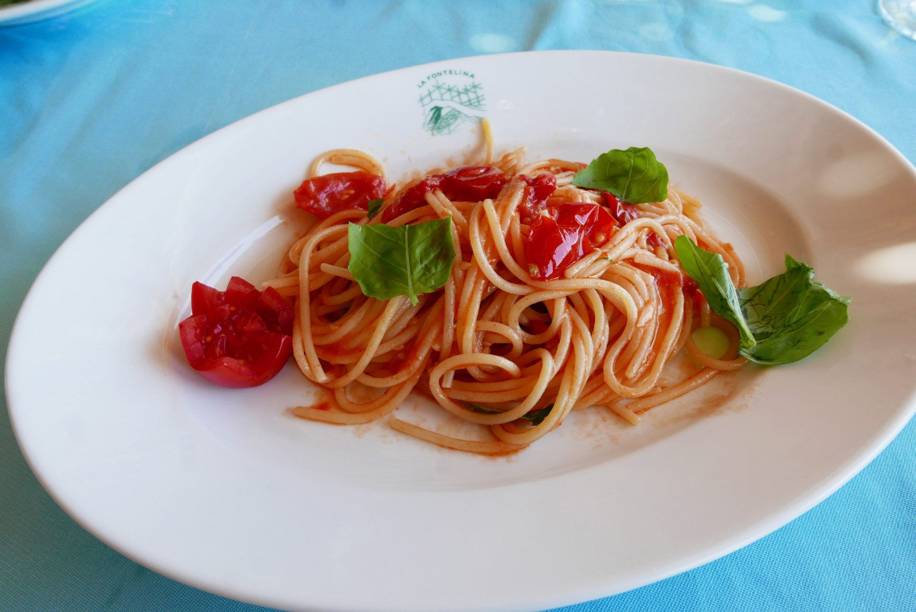 Spaghetti al pomodoro at La Fontelina, Capri.