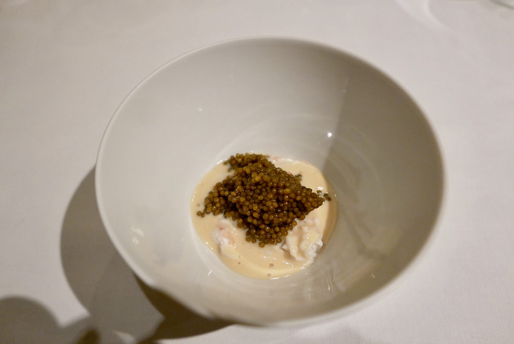 Norwegian crab, sunchoke purée,white wine sauce and caviar at The Chef's table at Brooklyn Fare(3*),New York