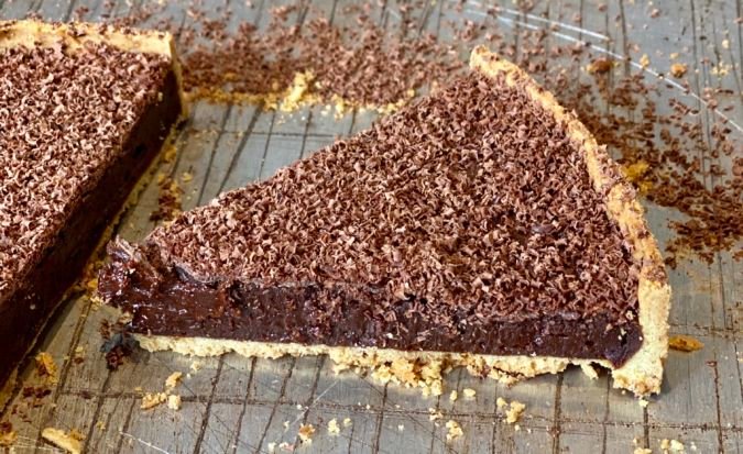 104 Restaurant’s patisserie for delivery, tarte fine sablée au chocolat