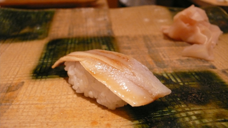 Marinated sardine sushi 