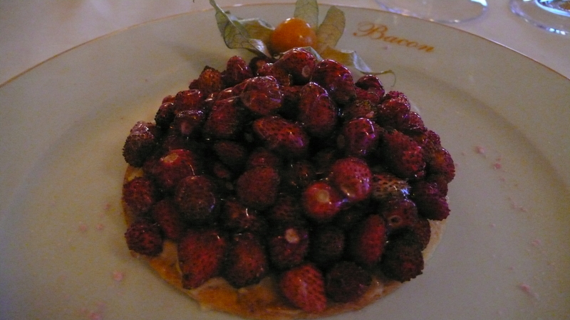 Iced nougat with coulis of fresh raspberry