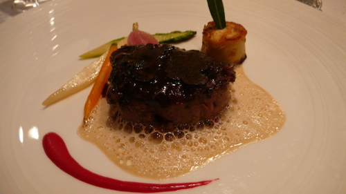 Beef filet sautéed with shallots confit and Perigord truffles
