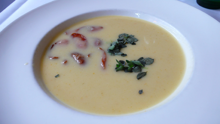 Berliner potato soup with sausage