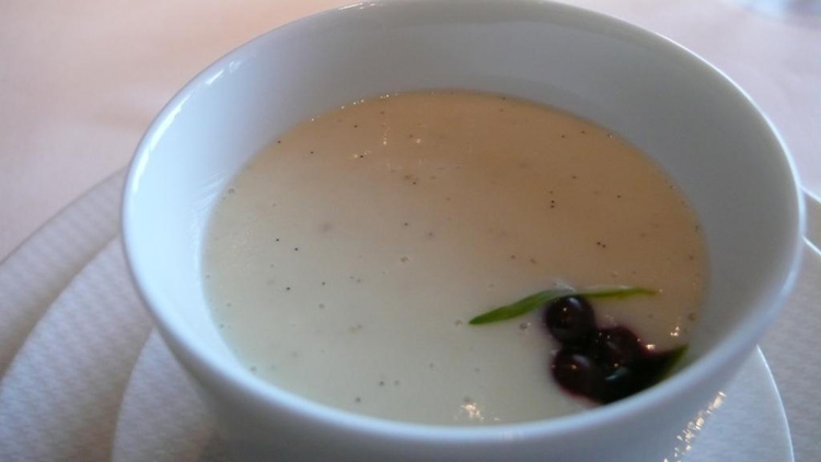 Parsnip-Vanilla "Velouté". Lingonberries and Garden Tarragon