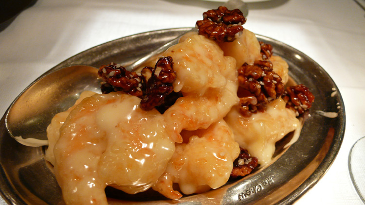Caramelized prawns with caramelized walnuts