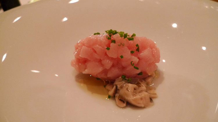 Veal tartare with chopped apple, fennel and oysters