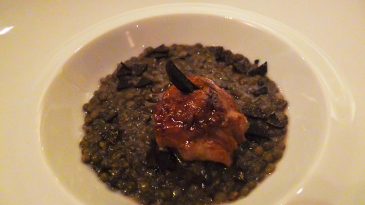 Truffle lentils and calf sweetbreads in a pastry covered pot