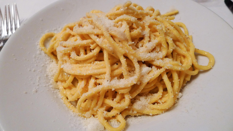 Cacio e pepe at Trattoria da Gino