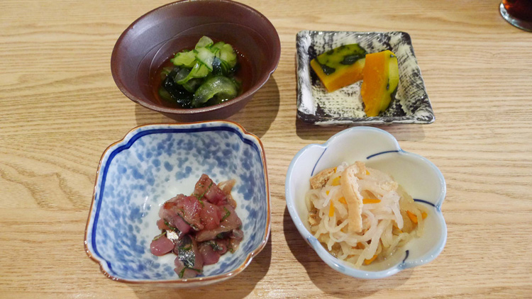 Mackerel marinated in soy sauce, kimchi, cooked pumpkin and tofu