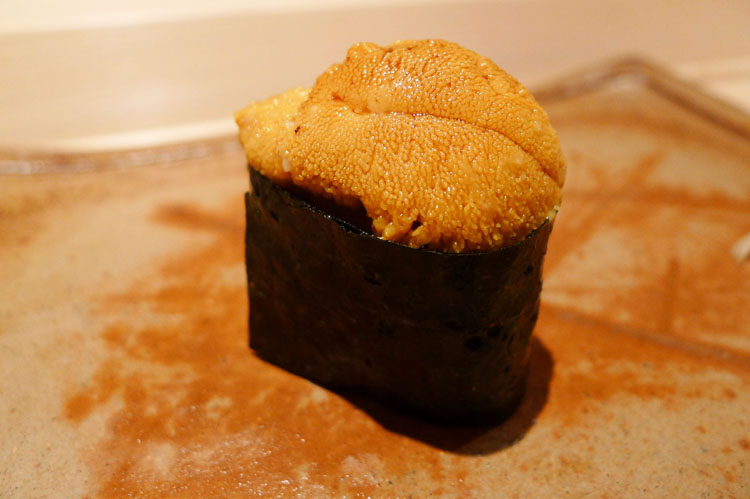 Uni (sea urchin) roll