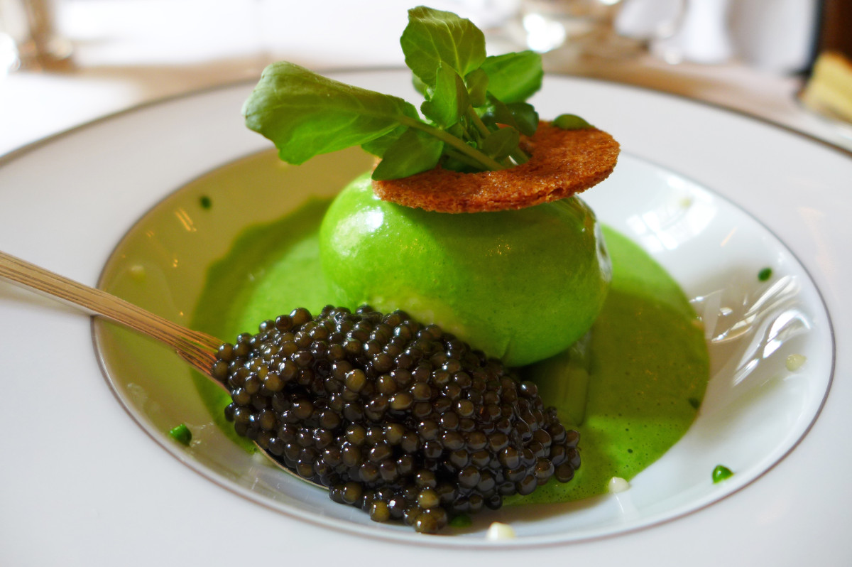 Egg with watercress sabayon,green asparagus and caviar