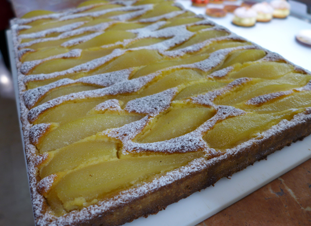 Tart with peaches