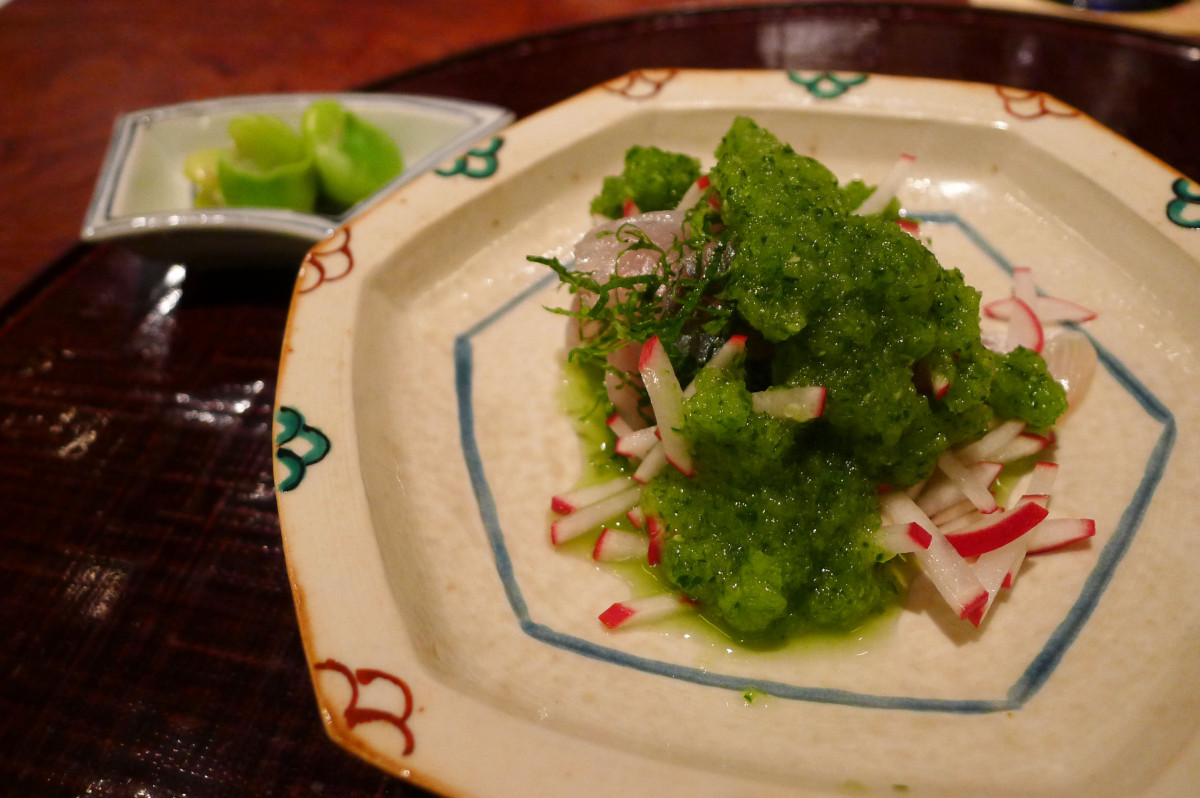 Horse mackerel with grated cucumber sauce and radish
