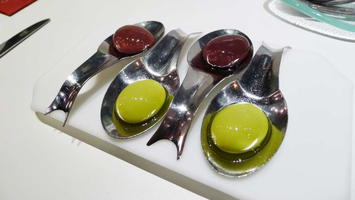 Spherical olives at Tickets by Adriàs brothers, Barcelona