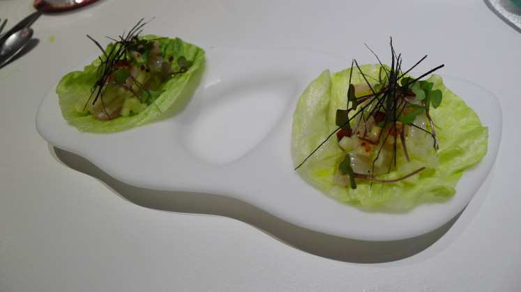 Salad taco with seabass "cebiche"