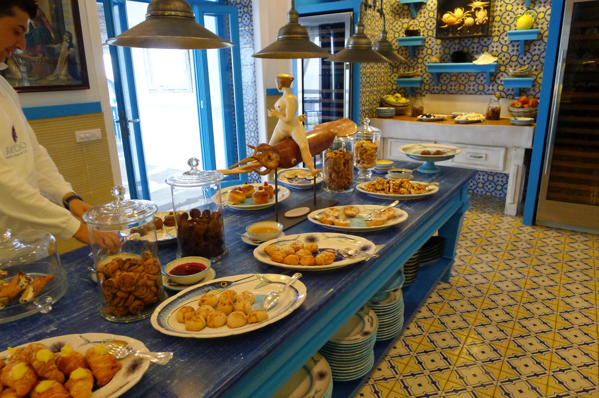 Desserts table at Il Riccio