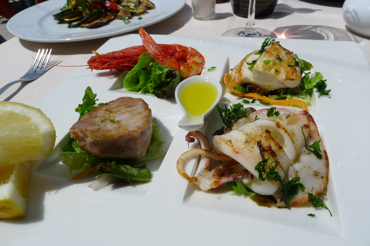 Grilled seafood at Lido del Faro