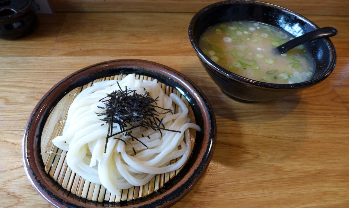 Firm cold udon noodles with hot pork broth