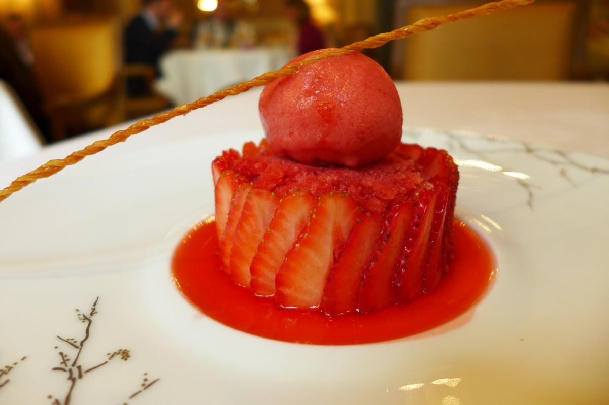 Very light and refreshing,  minute made strawberry "fraisier" cake