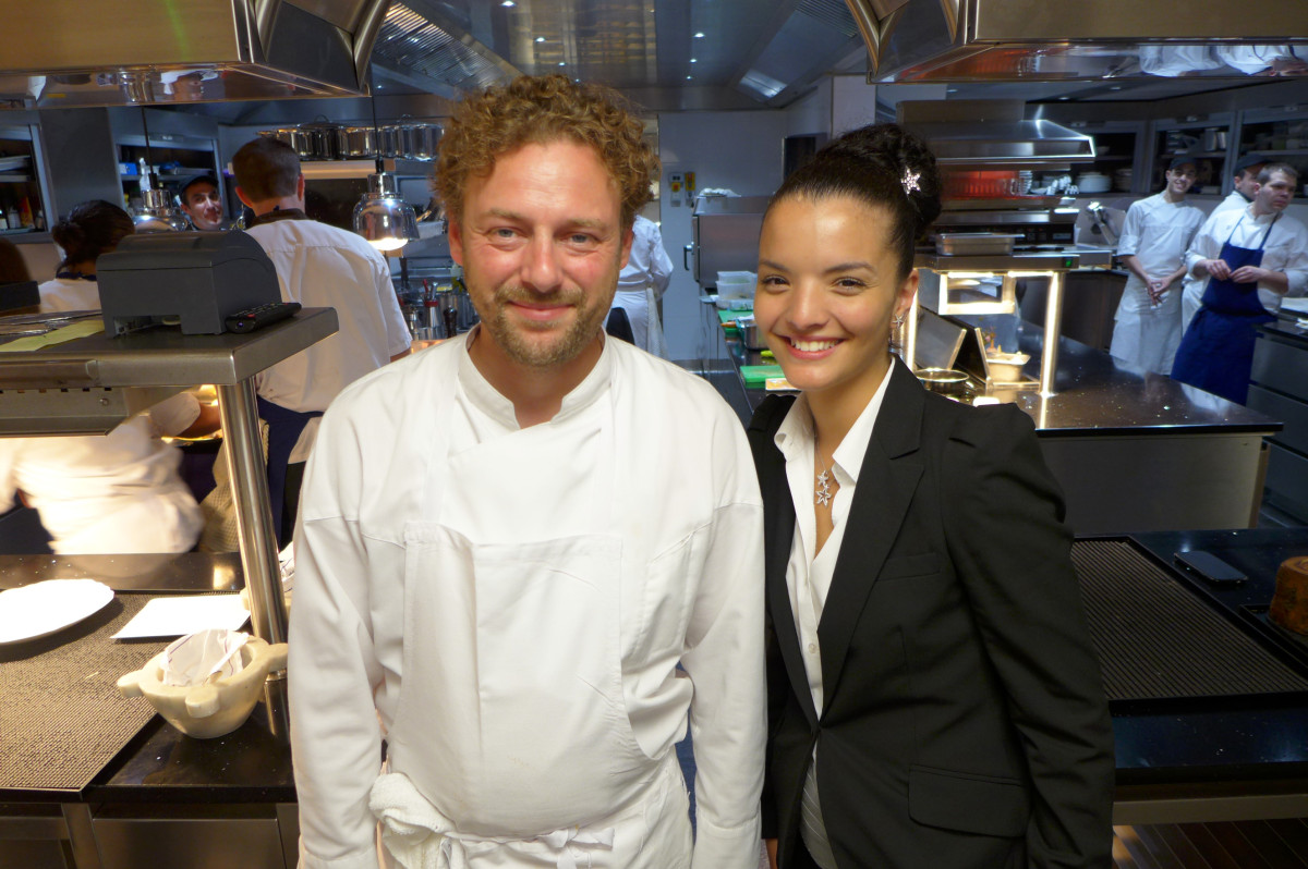 Arnaud Donckele with one of the main waiters. (Very passionate about her job by the way. Too bad I didn't ask this lady's name)