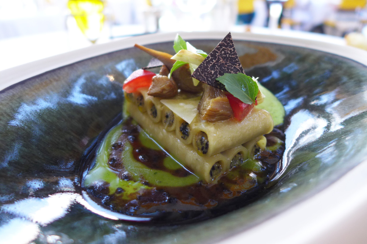 A homage to Jean-Louis Nomicos, the chef who created stuffed macaroni. Zitone pasta with foie gras and truffles, violet artichokes and basil.