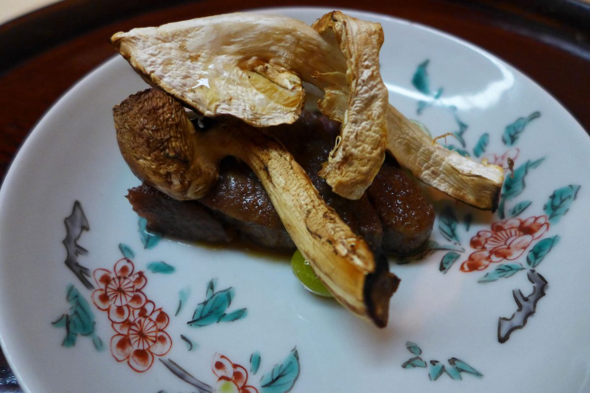 Beef with grilled matsutake and gingko nuts