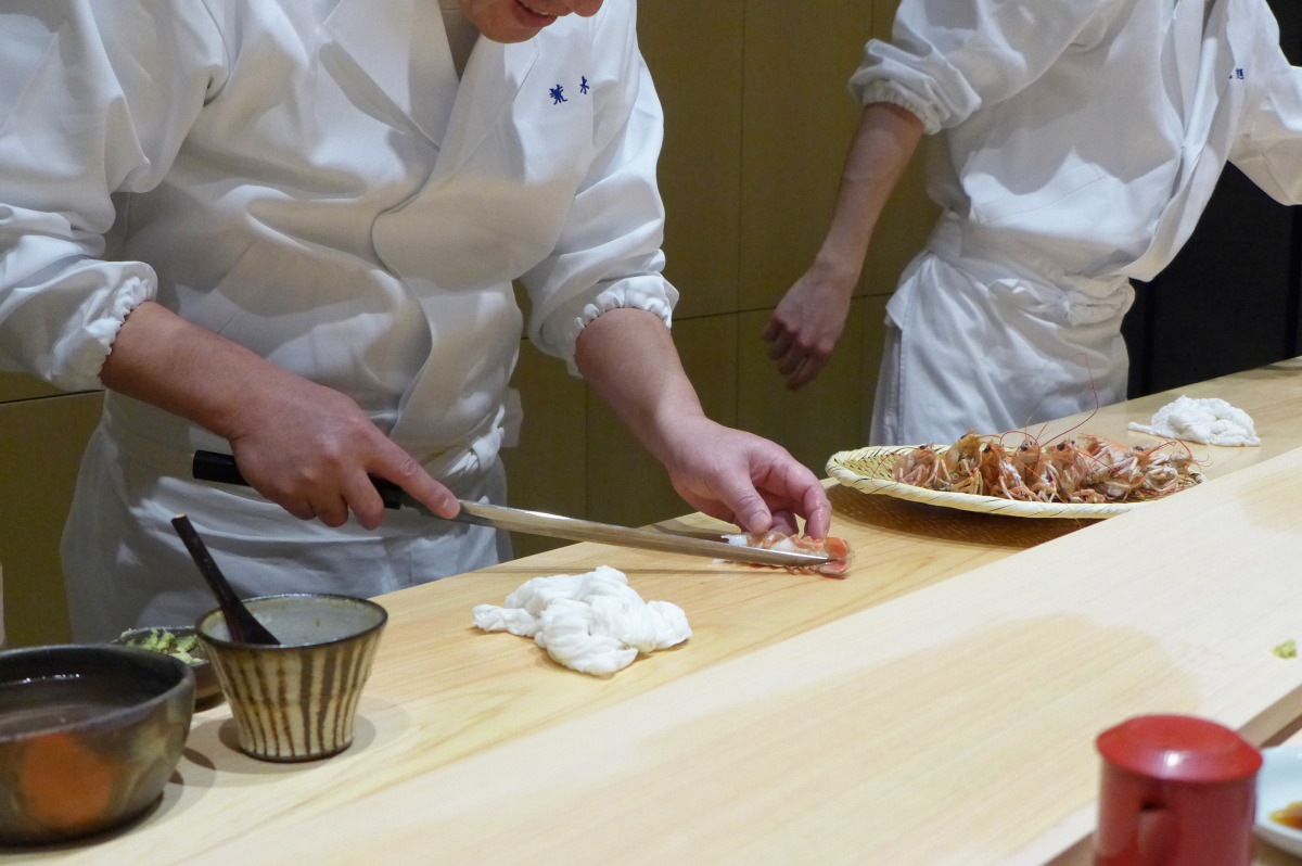 The traditional "Kuruma ebi" ( Imperial prawn) was replaced by langoustine from France. It's texture was much more delicate than Imperial prawn's. Personally, I would have preferred the latter, but I guess it is hard to source it in the UK.