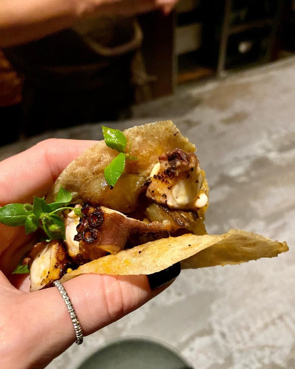 tacos with grilled octopus